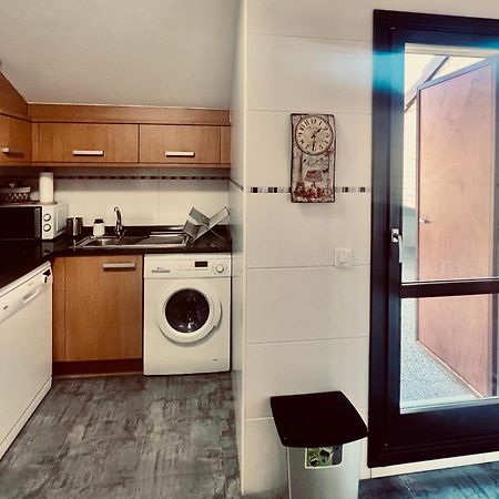 Atico Con Terrazas, Garaje Y Ascensor En El Casco Antiguo Apartman Huesca Kültér fotó